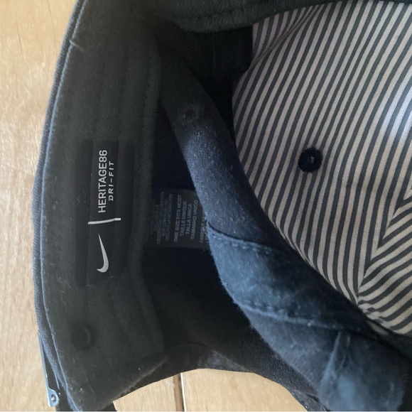 Nike Dri-Fit Heritage-86 Golf Black/ White Swoosh Hat - Picture 6 of 6
